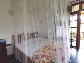 Sheli's Nest - Ella